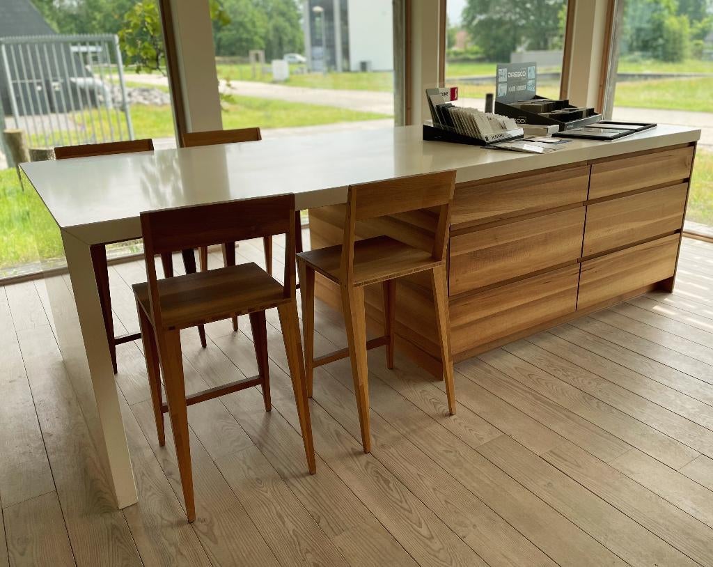 Keukeneiland in notelaar met silestone werkblad, Huis en Inrichting, Keuken | Keukenelementen, Ophalen, 75 cm of meer, Nieuw, 200 cm of meer