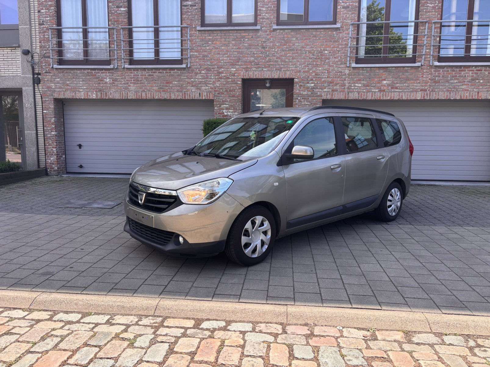 Climatisation Dacia Lodgy 1.5 dci 110cv navigation 7 places, Autos, Dacia, Boîte manuelle, Lodgy, Diesel, Particulier