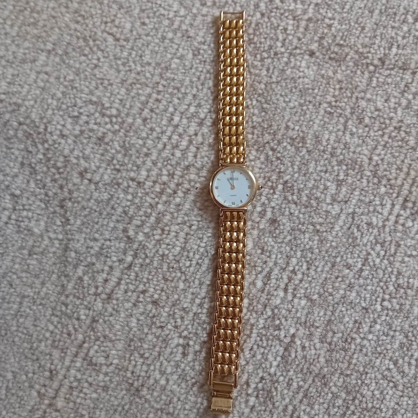 Dames horloge rodania goudkleurig, Handtassen en Accessoires, Horloges | Dames, Ophalen