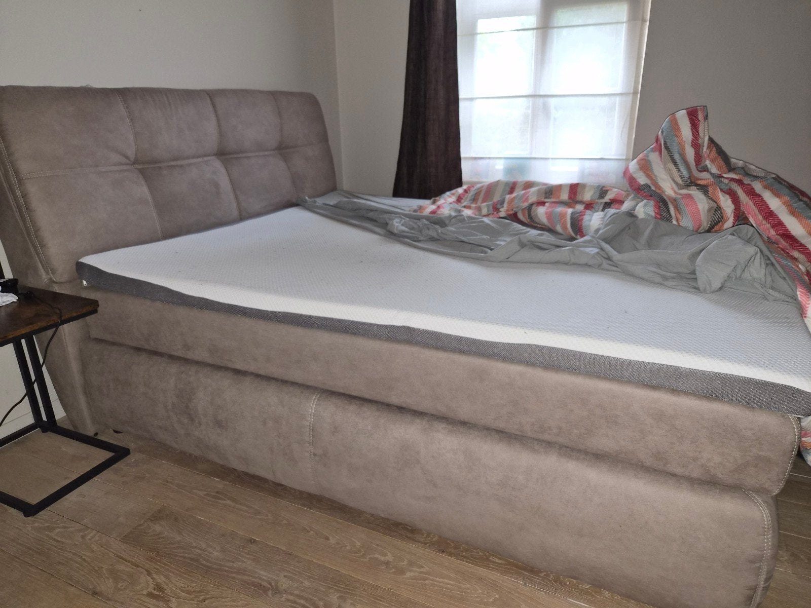 bed taupe 160 op 200 cm, Huis en Inrichting, Ophalen, Gebruikt, Tweepersoons, 200 cm