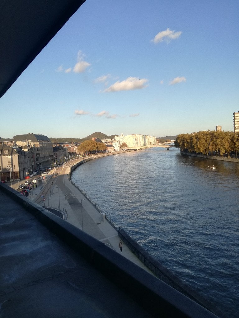 Appartement avec SUPERBE vue  à louer: 1ch avec mezzanine, 50 m² of meer, Luik (stad)