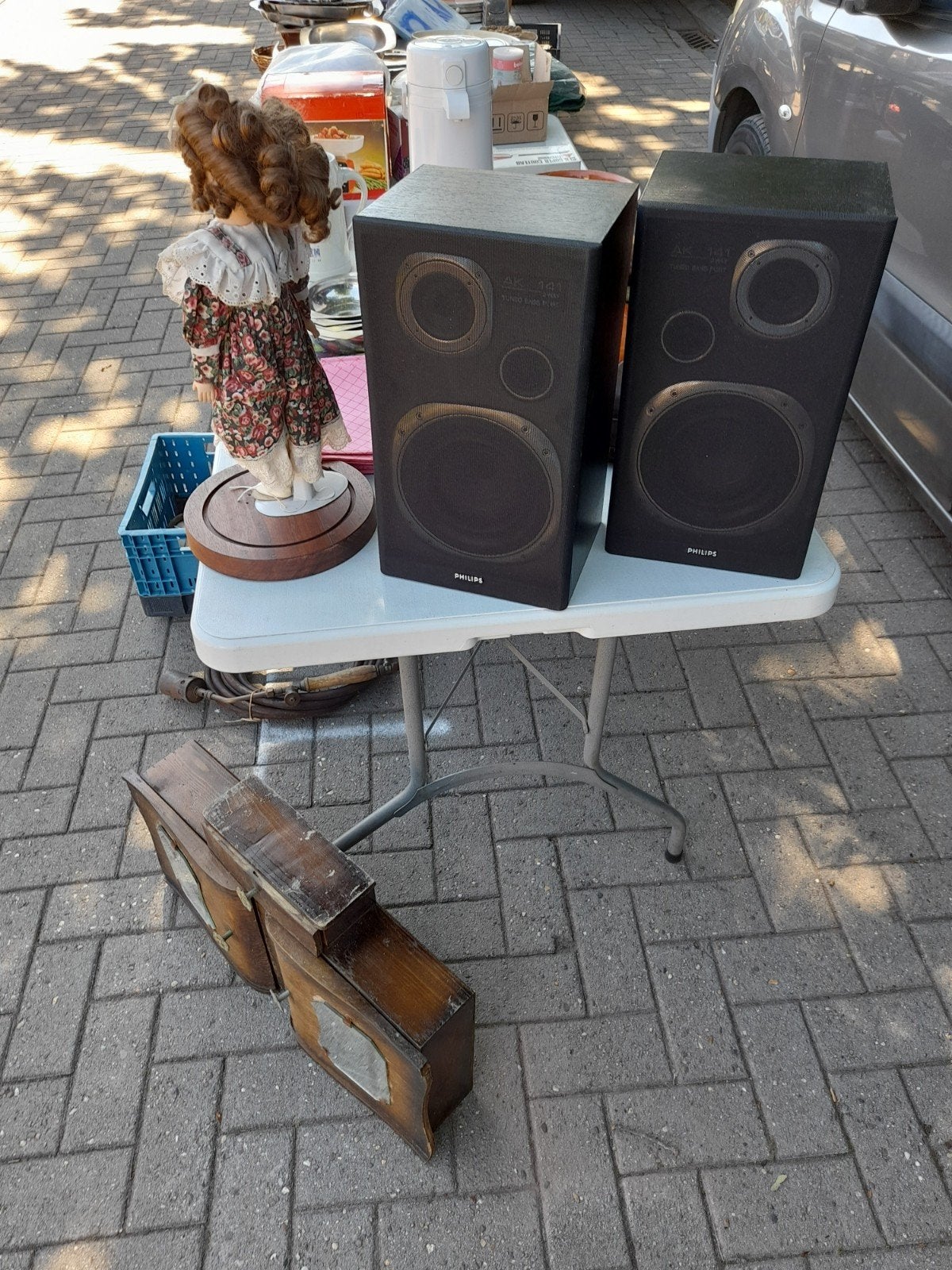 Lot rommelmarktspullen, Ophalen