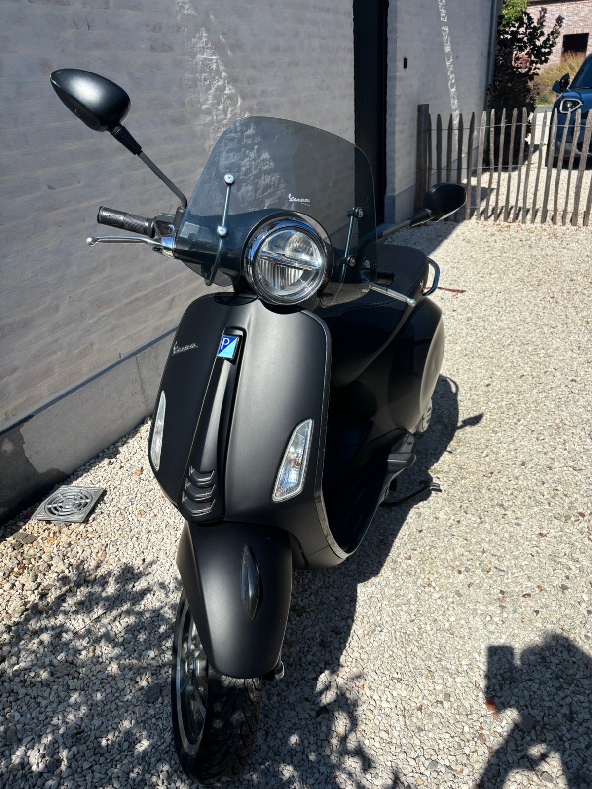 Vespa Primavera S 50 cc Zwart + 2 Helmen, Fietsen en Brommers, Ophalen, Vespa S, Benzine, 50 cc