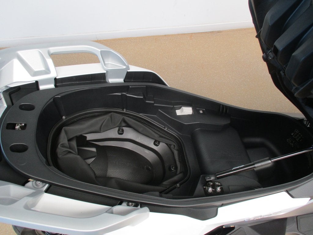 BMW C 400 GT - 2022 - TOPCASE, Scooter, ABS, Minimaal motorrijbewijs A2, Automaat