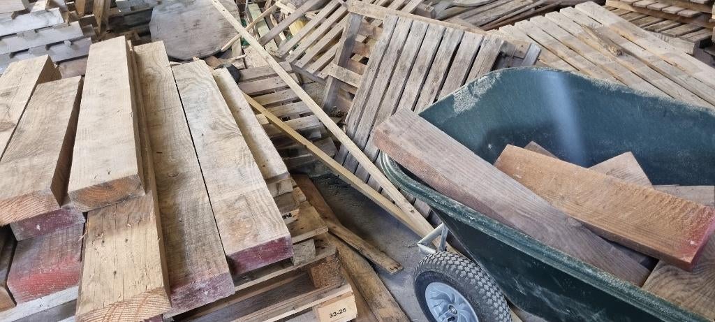 Gratis brandhout gebracht in container, Ophalen