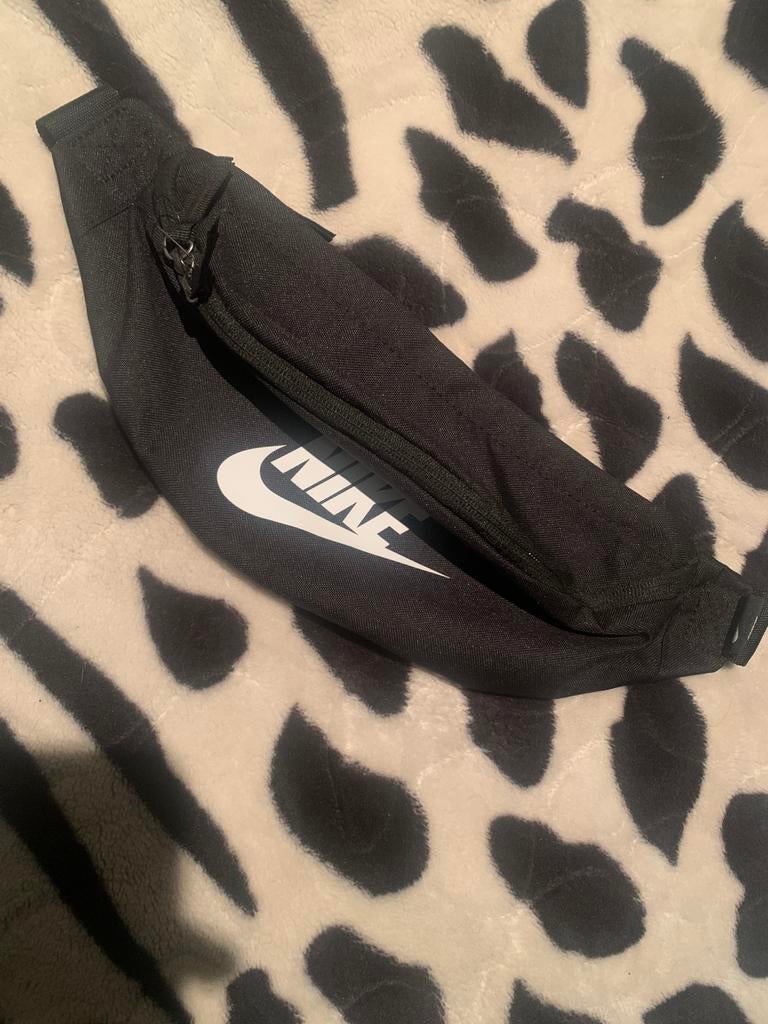 Heuptasje nike, Ophalen, Zo goed als nieuw
