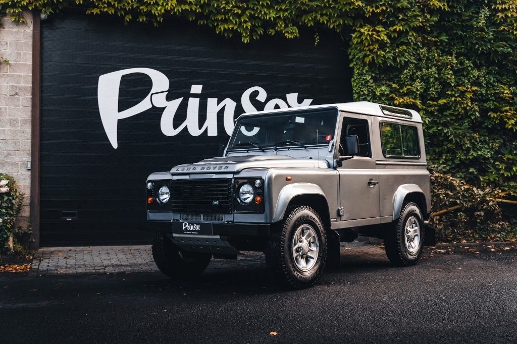 Land Rover Defender 90 // LOW KM // ORKNEY GREY, Auto's, 90 kW, Stof, Zwart, Vierwielaandrijving