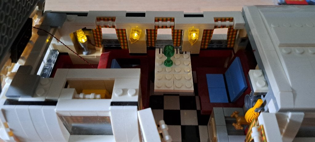 LEGO 10220 - (PHARES FONCTIONNELLES) - Volkswagen Camper Van, Kinderen en Baby's, Ophalen, Lego, Zo goed als nieuw, Inclusief instructies