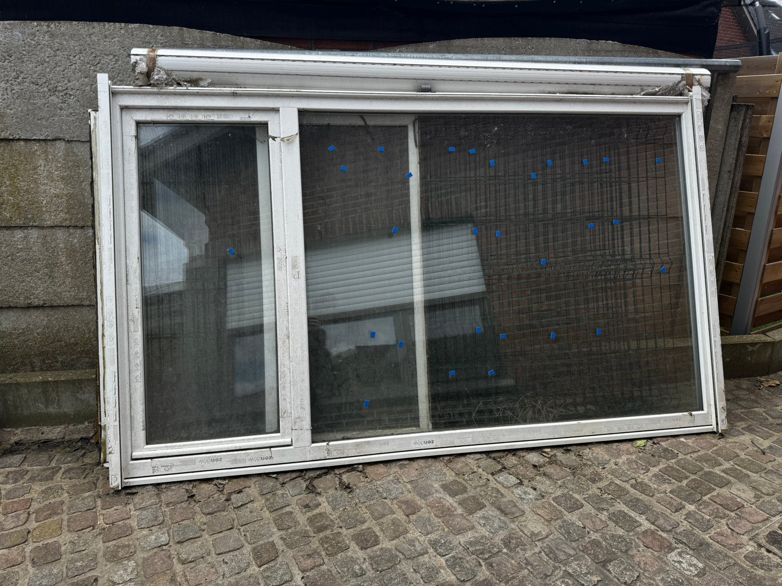 Raam (dubbel glas) met rolluik, Ophalen