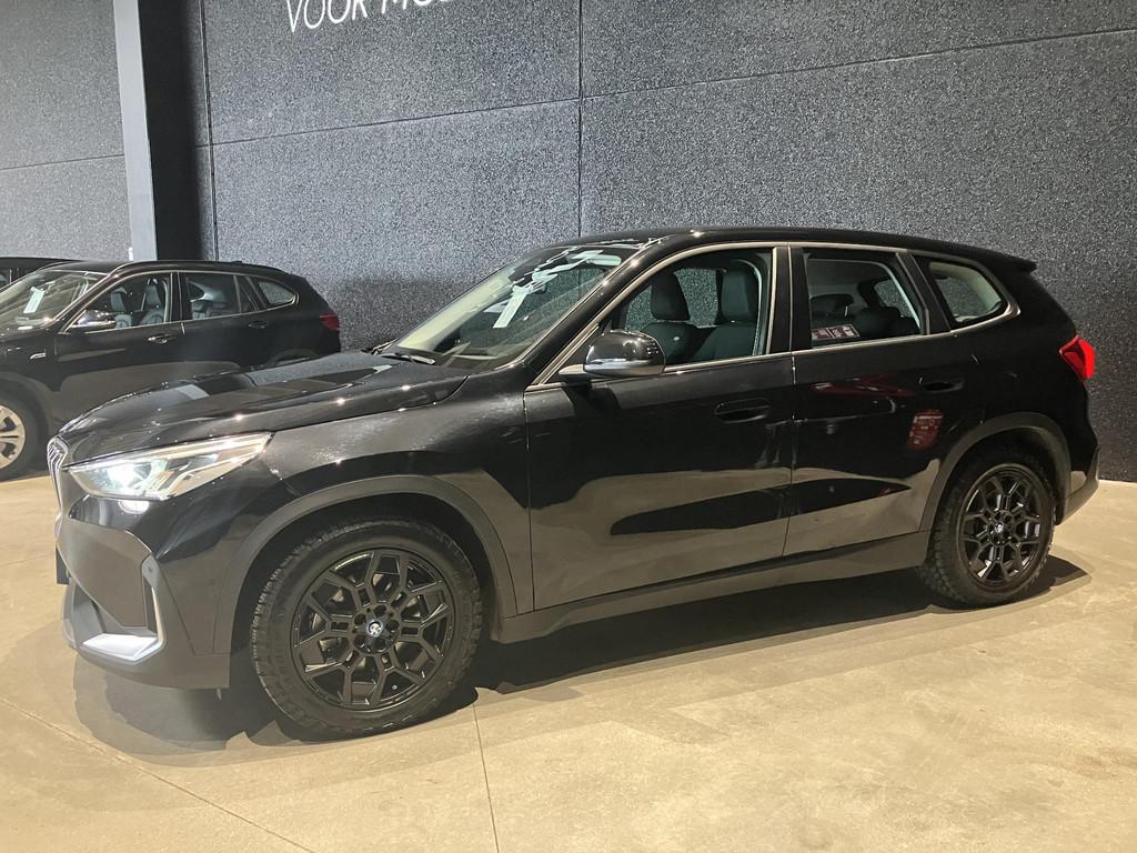 BMW iX1 xDrive30 230kW CAMERA | APPS | LED | NAVI, Automaat, Gebruikt, Zwart, 313 pk