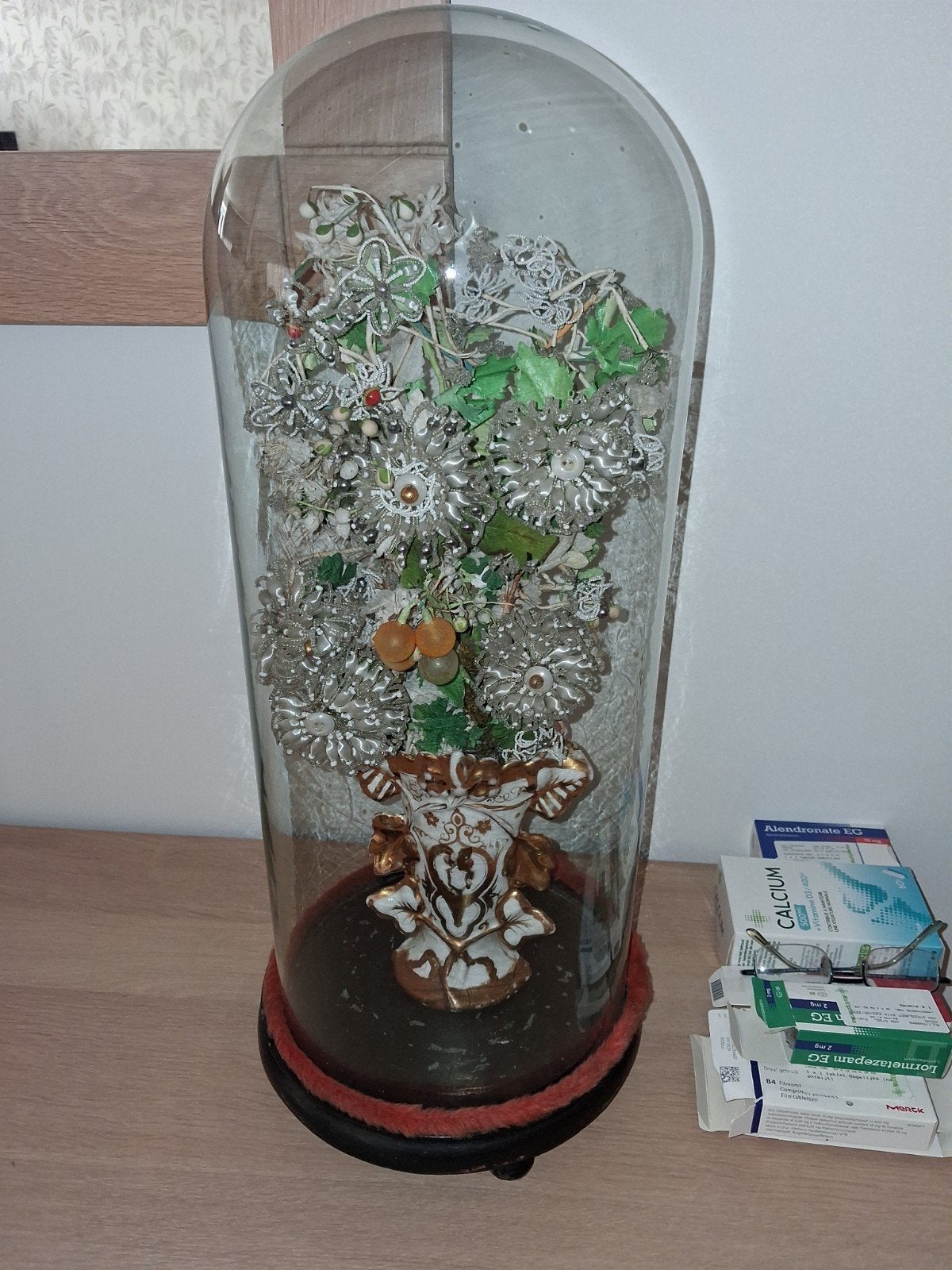 stolp met bloemen, Ophalen