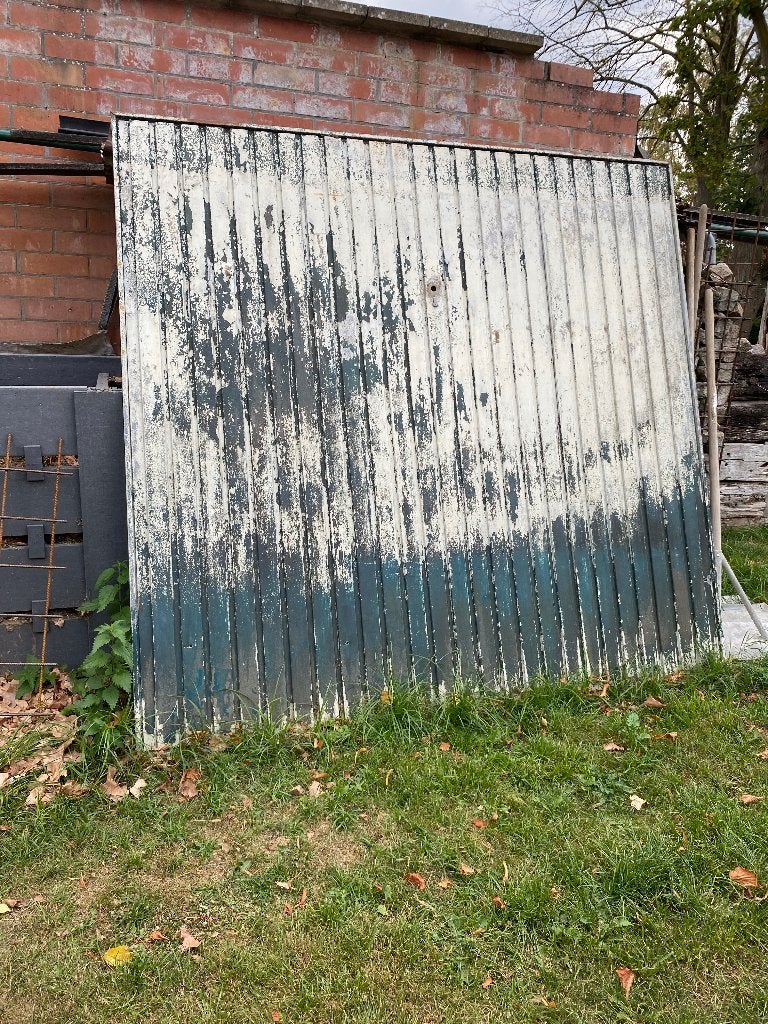 Ijzeren garage poort