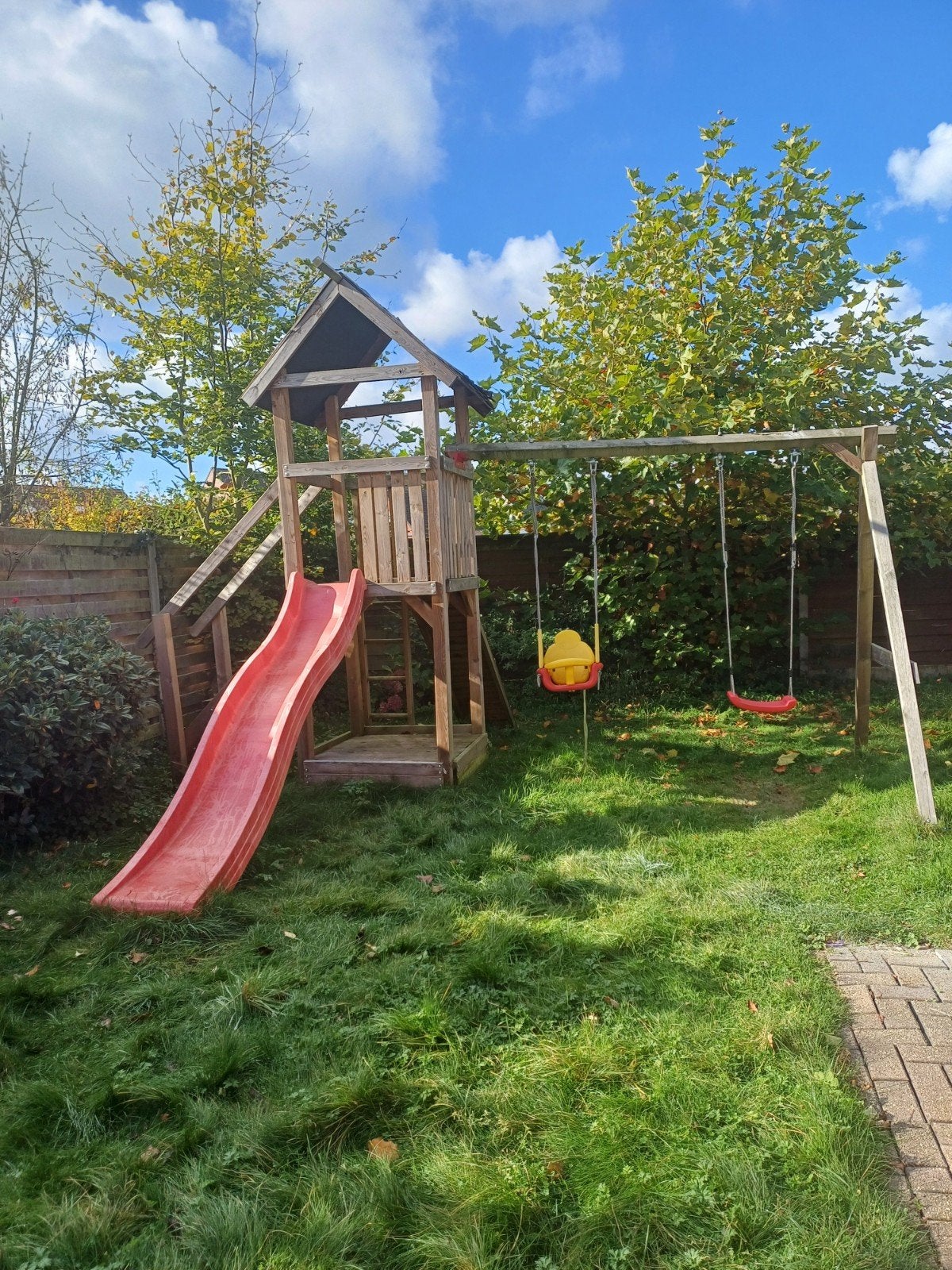 klimtoestel met glijbaan en schommel, Kinderen en Baby's, Speelgoed | Buiten | Speeltoestellen, Ophalen, Glijbaan