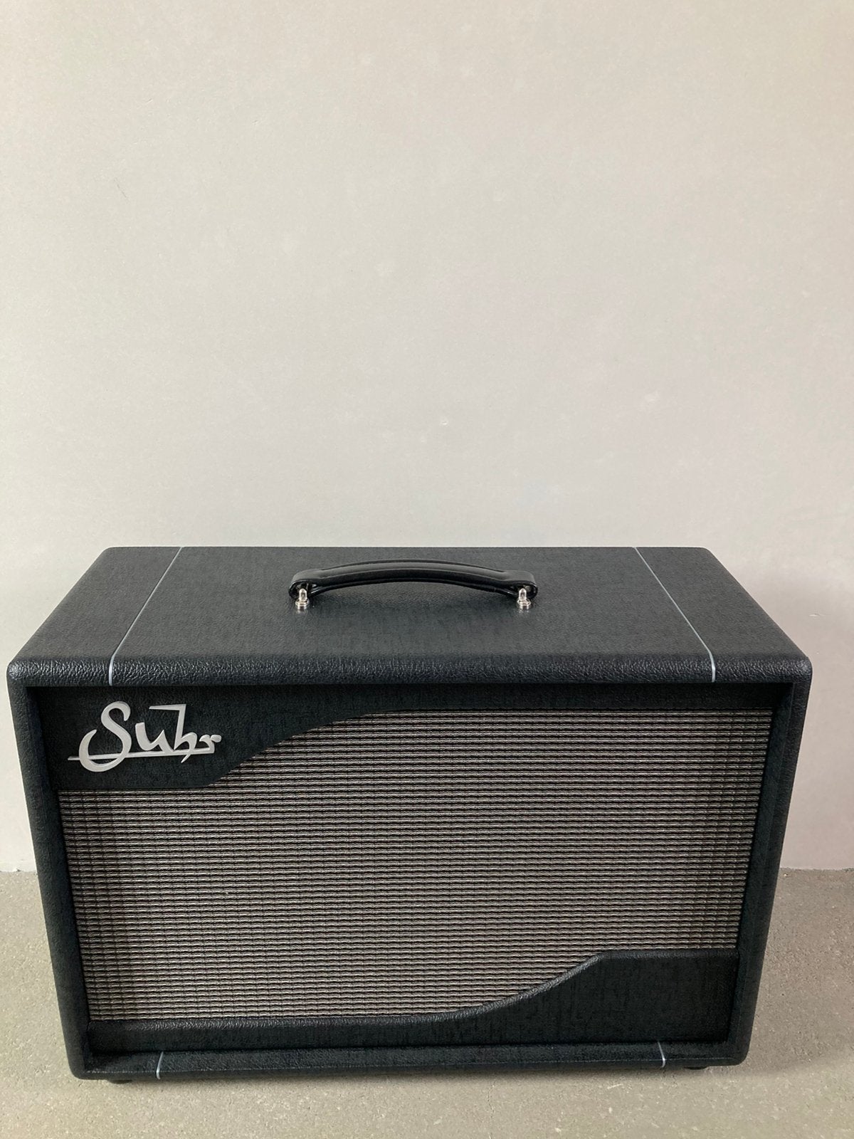 Suhr bella 1x12 cab, Muziek en Instrumenten, Versterkers | Bas en Gitaar, Ophalen, Zo goed als nieuw
