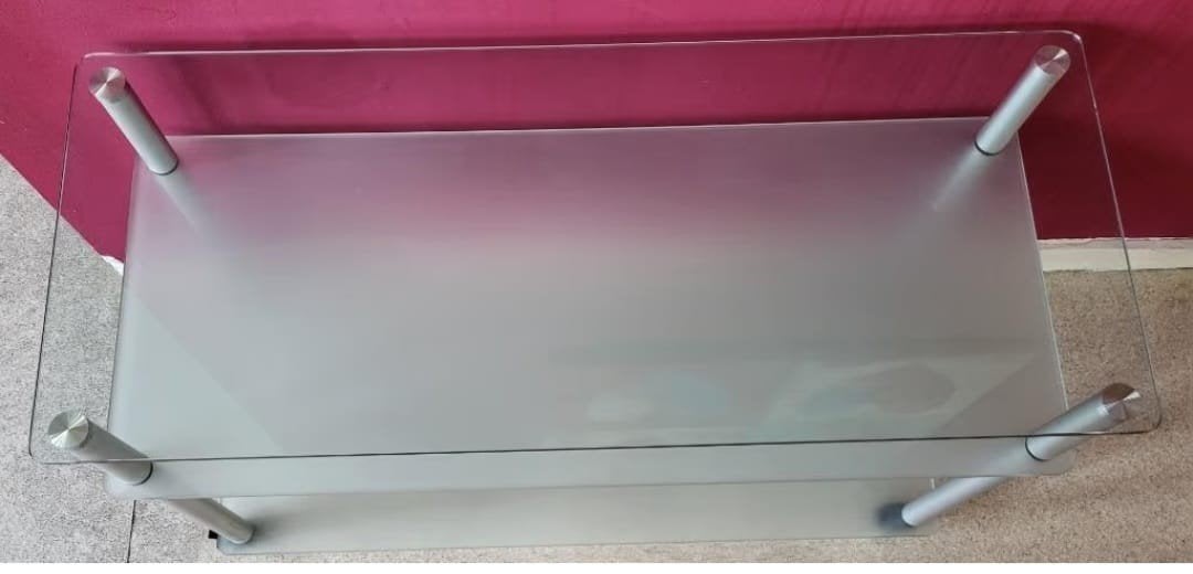 tv tafel met glas, Huis en Inrichting, Tafels | Bijzettafels, Ophalen, Zo goed als nieuw, Rechthoekig, Glas