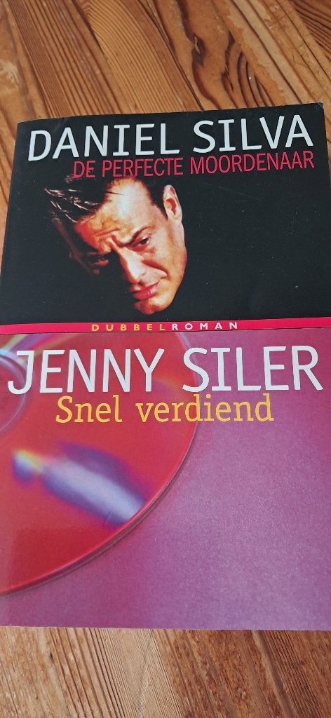 Boek thriller ´ De perfecte moordenaar ´  ´ Snel verdiend ´, Ophalen, Zo goed als nieuw, Diverse auteurs