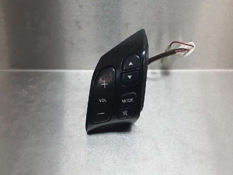 COMMANDE DE RADIO AU VOLANT MPV (LW19 / 69) (|153769|), Utilisé, Mazda