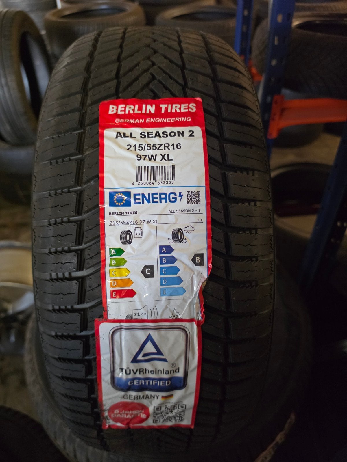 215/55r16 97w New 80€ per stuk met montage en balanceren, Ophalen