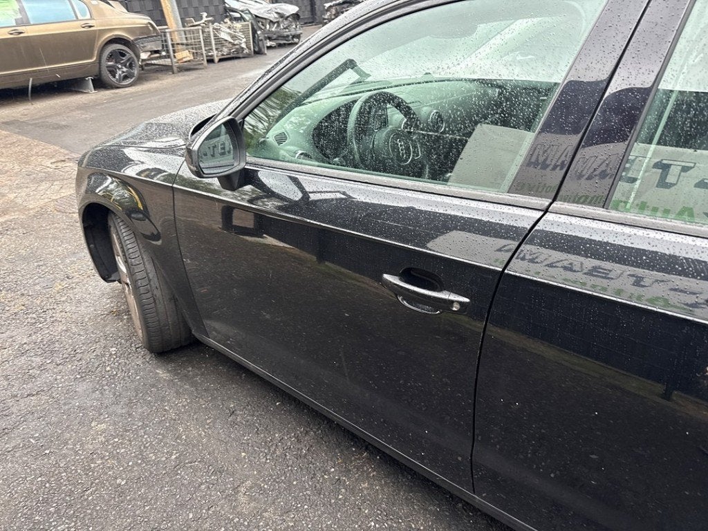 PORTE AVANT GAUCHE Audi A3 Sportback (8VA / 8VF), Autos : Pièces & Accessoires, Auto-Union-Straße  1,
85057  Ingolstadt, DE, Info@audi.de