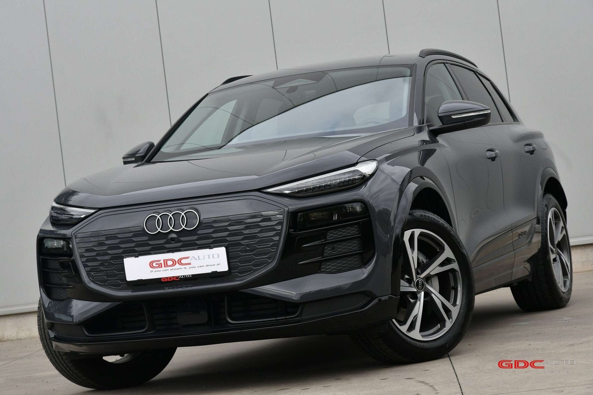 Audi Q6 e-tron Q6 E-Tron l 360 Camera l Adaptive Cruise Co, Autos, 185 kW, Argent ou Gris, Entreprise, Noir