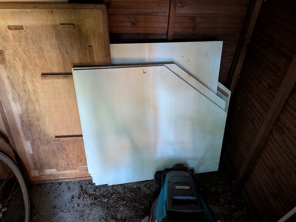 Hout, Enlèvement