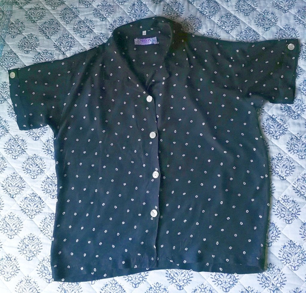 Bloesje - marineblauw met witte stipjes - maat 1 (S), Vêtements | Femmes, Blouses & Tuniques, Porté, Taille 36 (S), Bleu, Enlèvement ou Envoi