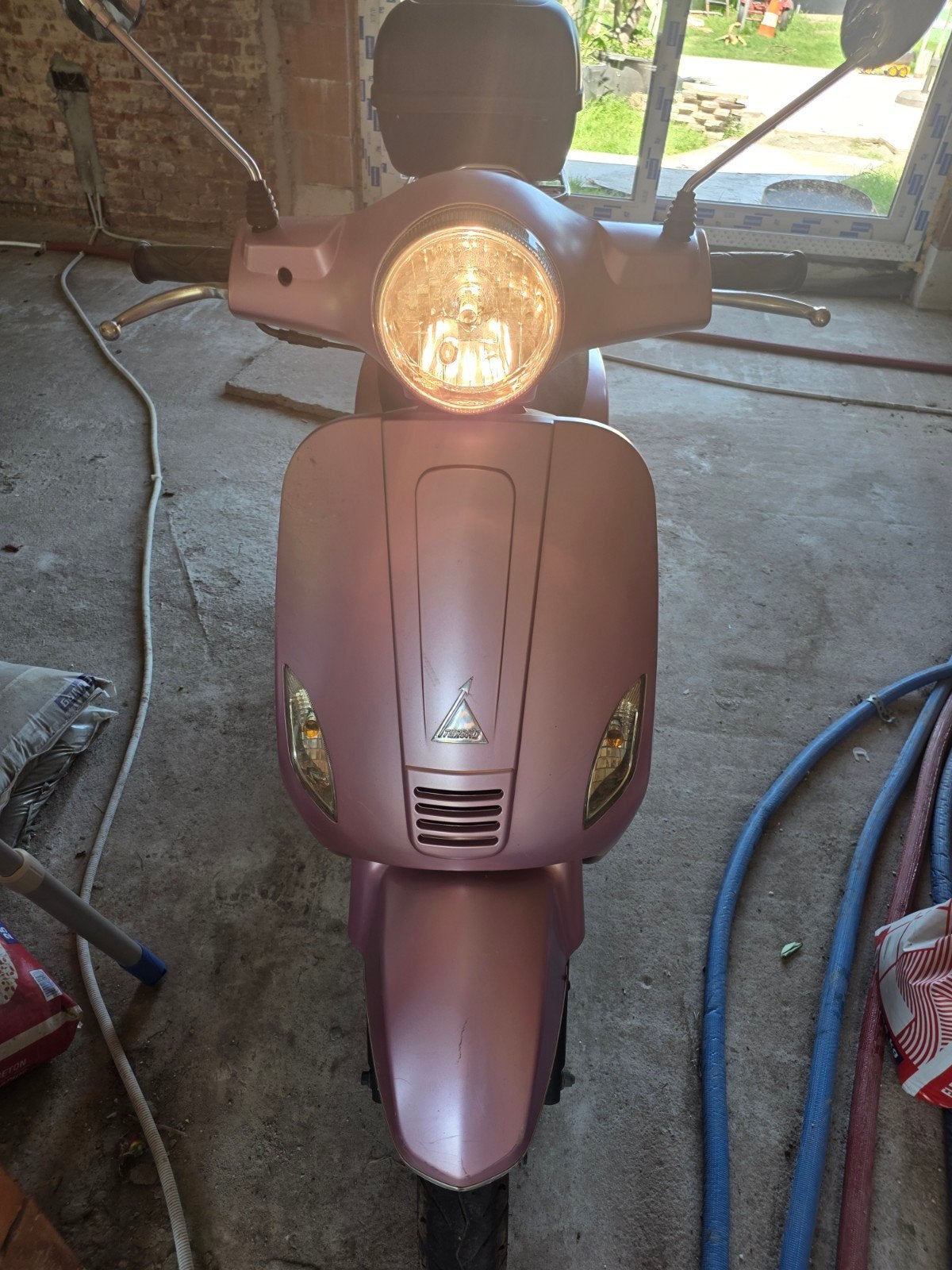 Één ideaal starter scootertje in het roze, Fietsen en Brommers, Ophalen of Verzenden