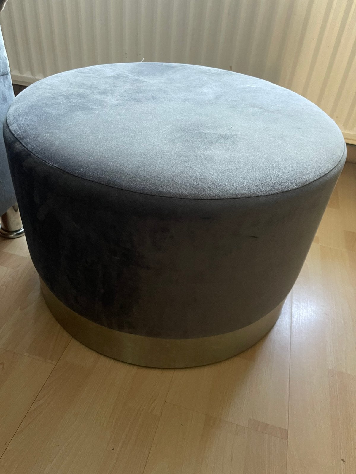 Poufs gris argenté, Enlèvement, Neuf