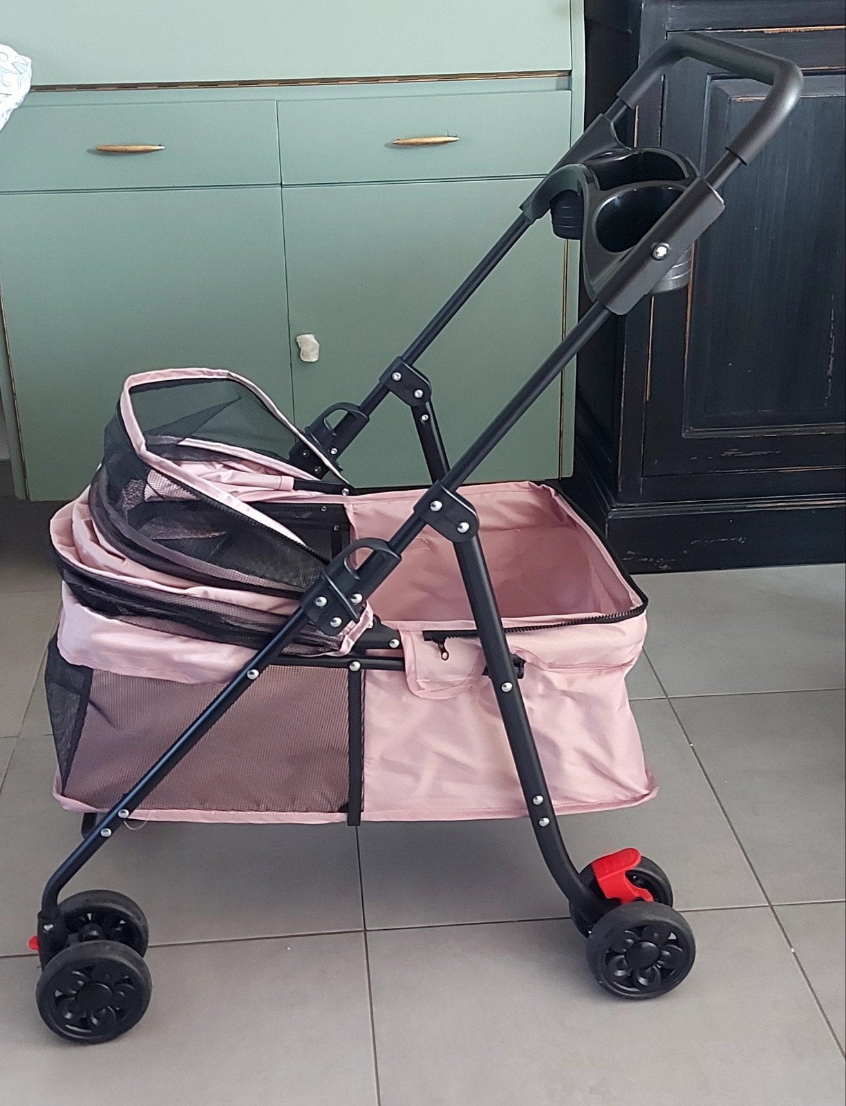 Petite poussette pour chien utilisée deux fois, disparue sui, Enlèvement