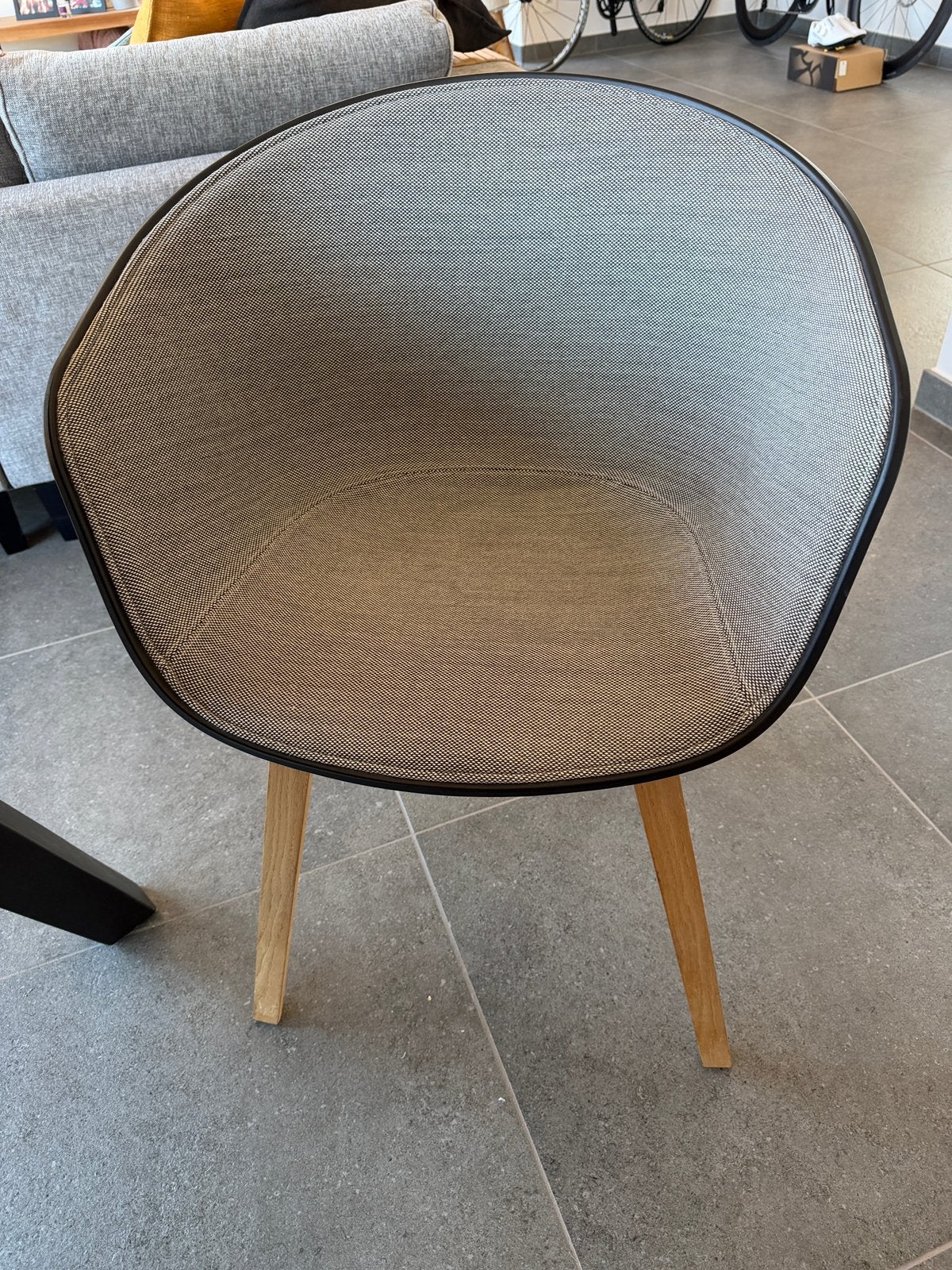 HAY Kuipstoel AAC 22, Maison & Meubles, Comme neuf, Enlèvement, Cinq, Six Chaises ou plus, Bois