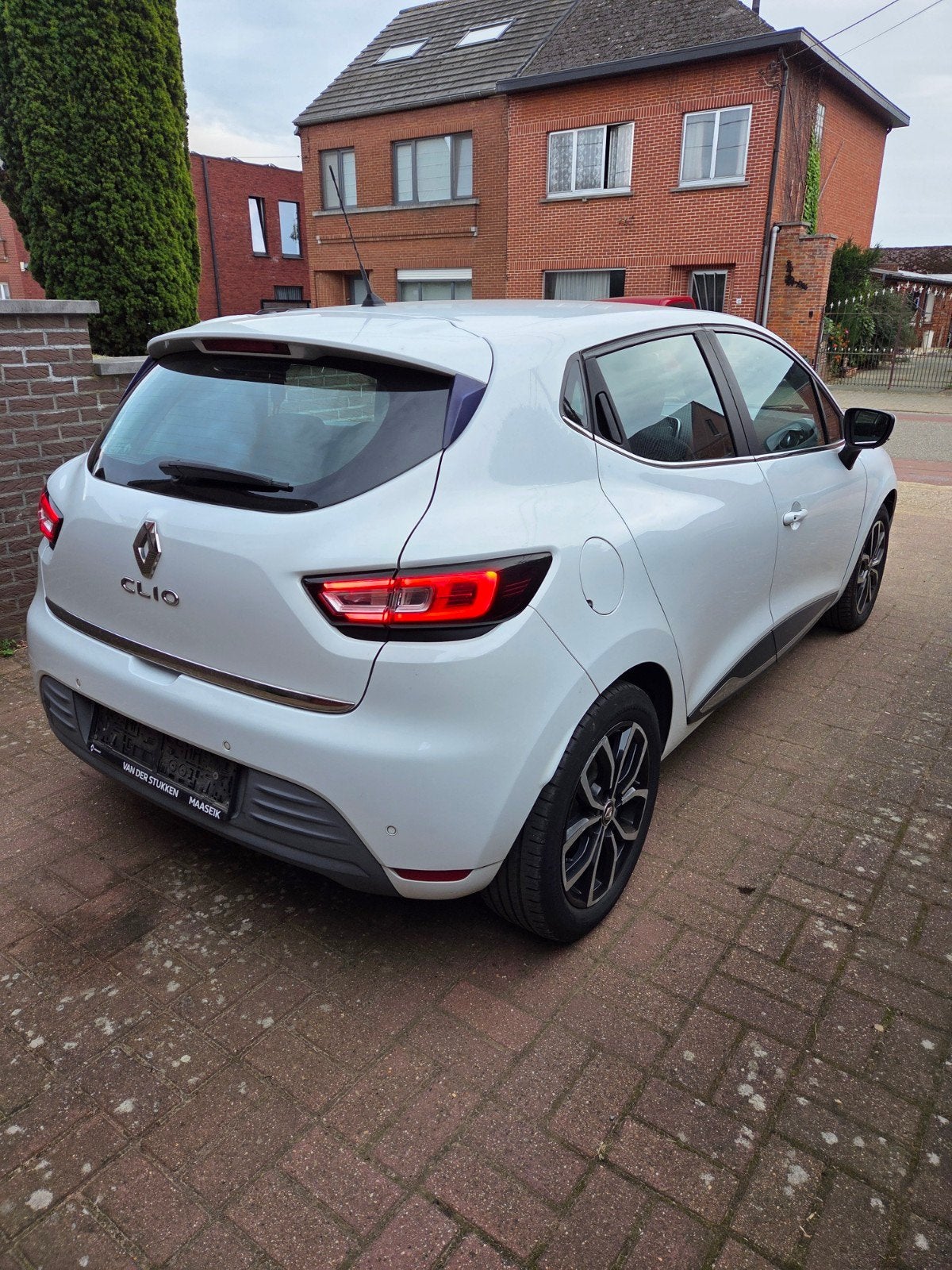 Renault Clio 0.9 TCe 66kw benzine 164.000km, Euro 6, Airconditioning, Leder, 5 deurs