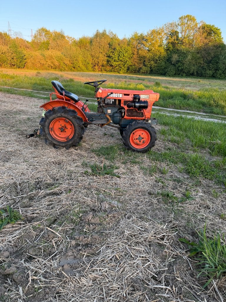 ***magnifique Kubota b6001 17hp 3cil 4x4 2 pneus neufs***, Envoi
