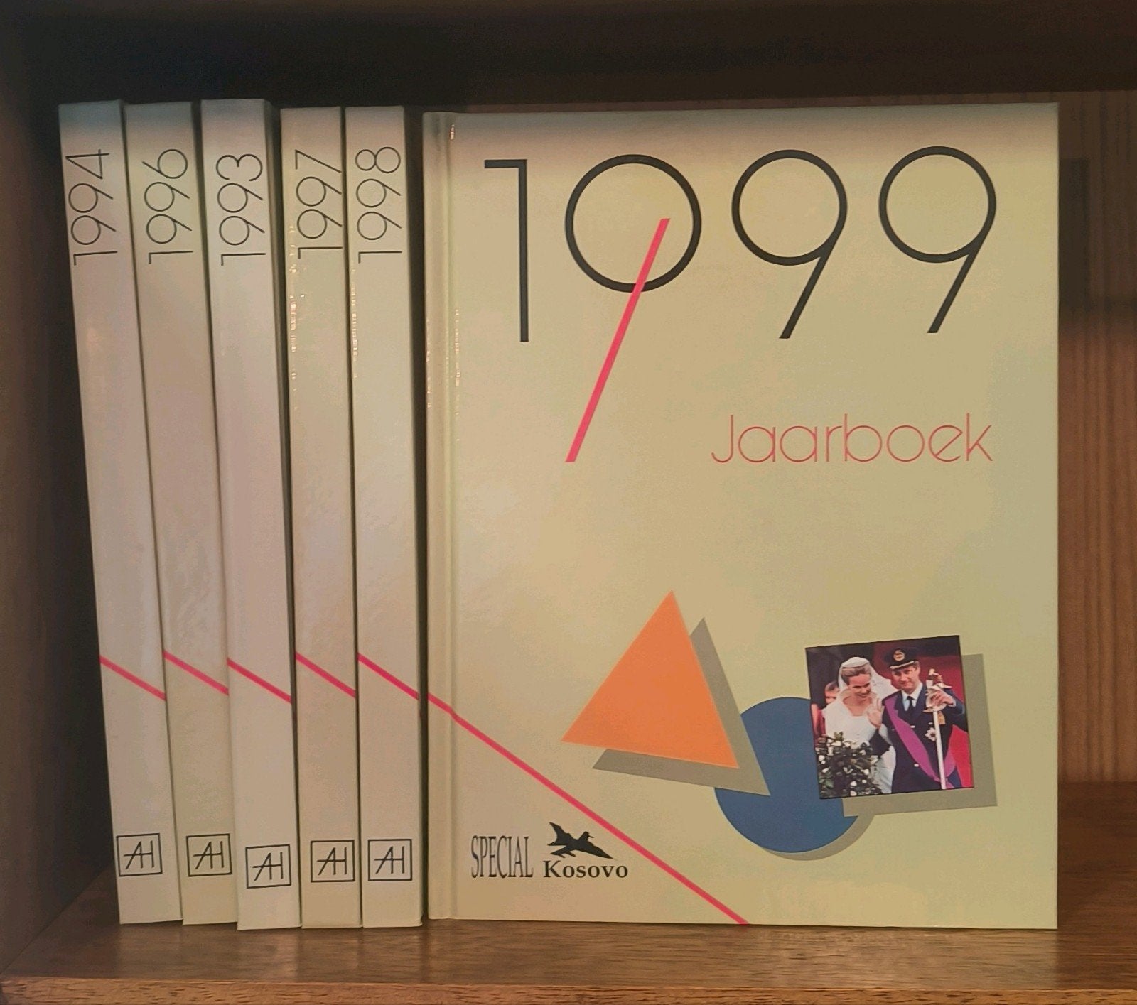 Artis Historia jaarboeken (1993-94-96-97-98-99), Boeken, Ophalen