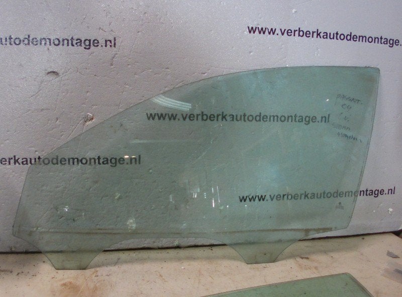 PORTIERRUIT LINKS VOOR Volkswagen Passat Variant (3B5), Gebruikt, Volkswagen, Volkswagen AG, Kundenbetreuung@volkswagen.de