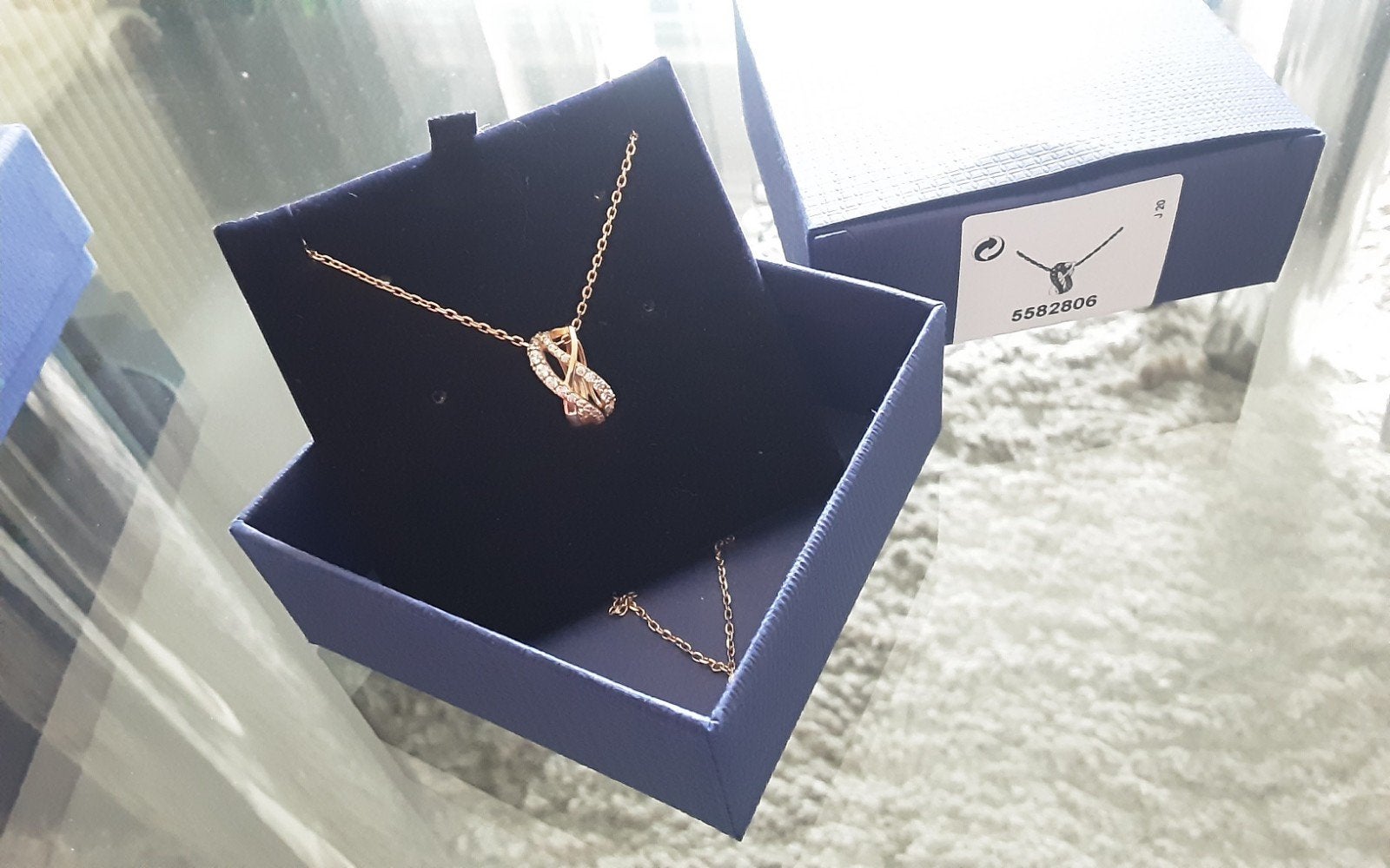 Swarovski hanger artikel 5582806, Ophalen of Verzenden, Nieuw, Goud, Met hanger