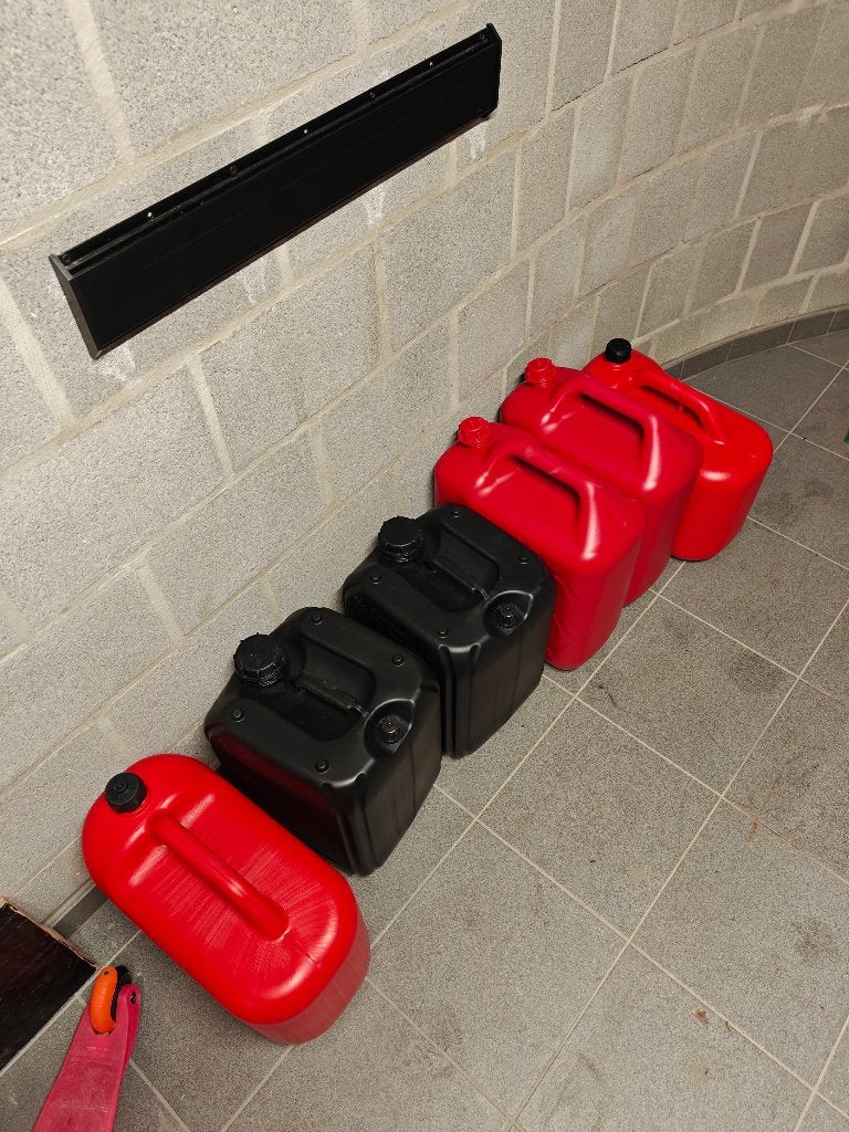 set jerrycans 6x 20L, Ophalen, Gebruikt
