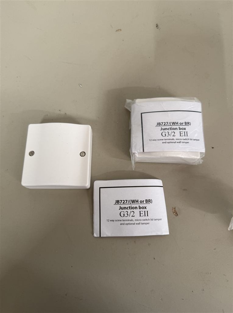 CQR JB727/WH of BR Inbraakalarm Aansluitdoos - 12-weg plus 2, Bricolage & Construction, Systèmes d'alarme, Enlèvement ou Envoi