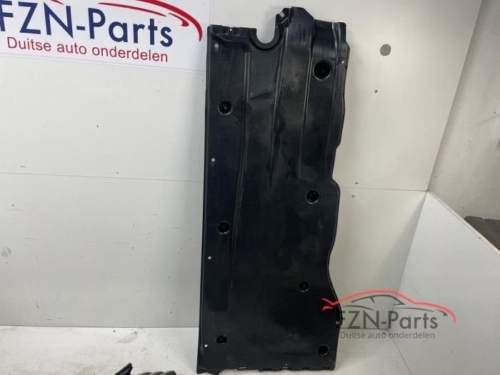 VW Golf 8 Bodemplaat rechts, Auto-onderdelen, Ophalen of Verzenden, Gebruikt