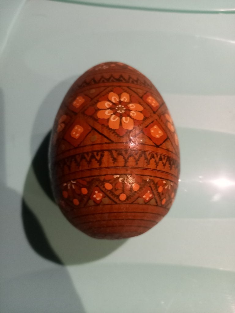 Traditioneel Oekrains paasei. Pysanka, Ophalen of Verzenden, Europa, Bruin