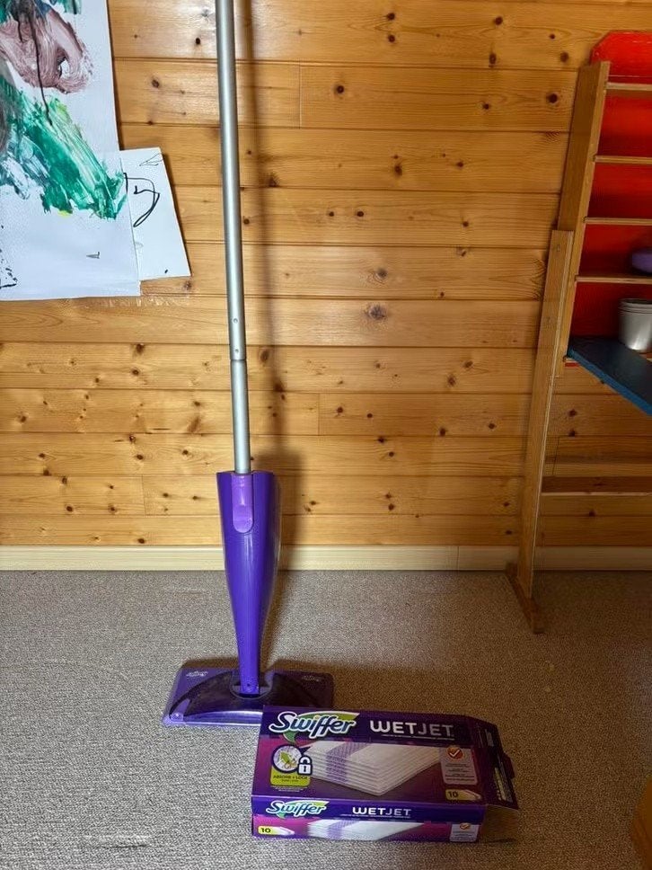 Swiffer WetJet spraymop met 8 doekjes, Enlèvement