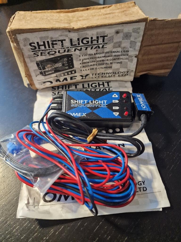 OMEX Shift Light Sequential Adjustable shift-light: 4 LEDS., Autos : Divers, Pièces de sport automobile, Neuf, Enlèvement ou Envoi