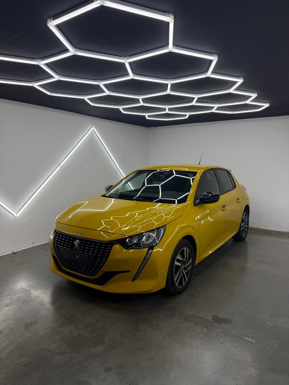 PEUGEOT 208| 2022|90.523KM| NIEUWE DISTRIBUTIERIEM| GARANTIE, Auto's, Leder en Stof, Geel, Bedrijf, 5 deurs