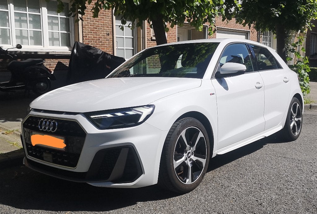 Audi A1 Sline 30 TFSI, Auto's, Audi, Dealer onderhouden, A1, Leder en Stof, Wit