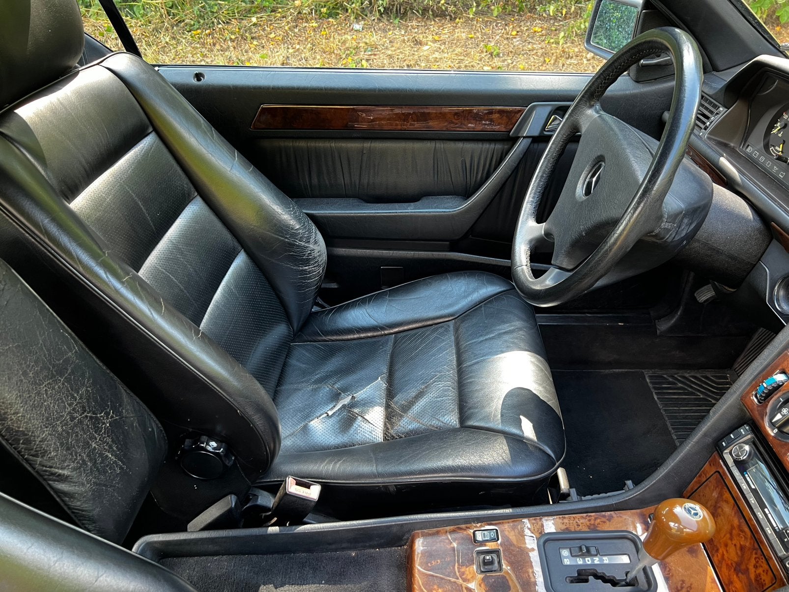 Oldtimer Mercedes W124 300CE coupé 6 cilinder automaat, foto 9