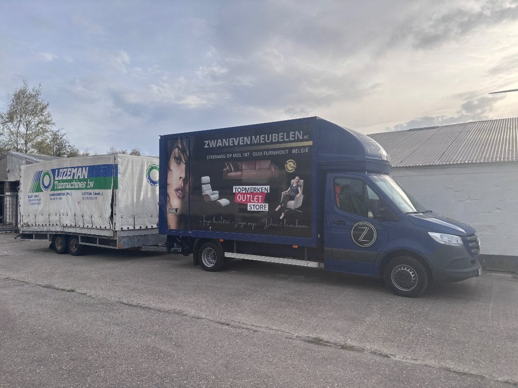 Grote gesloten auto of machinetransporter, Ophalen, Gebruikt