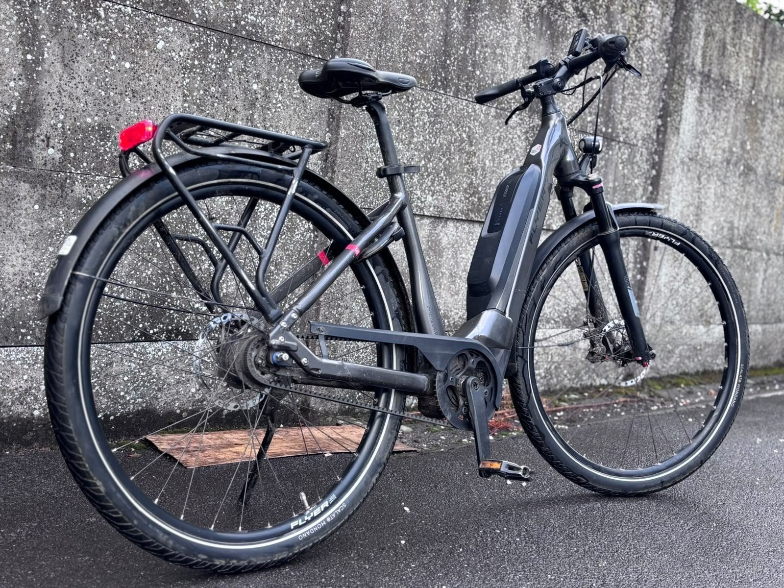 Flyer elektrische fiets – middenmotor

Mooie Flyer elektrisc, Enlèvement ou Envoi
