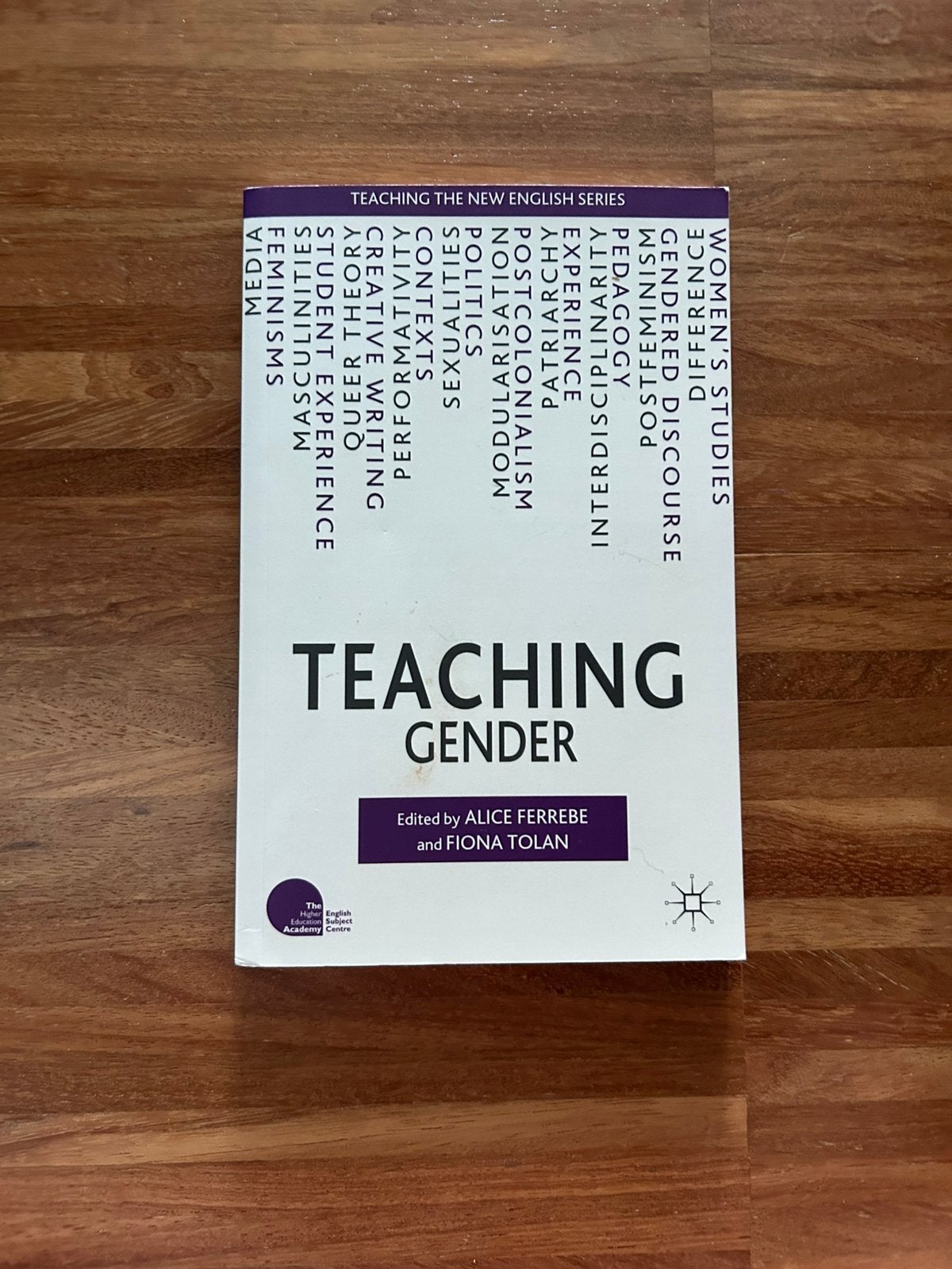 Genderonderwijs - Alice Ferrebe en Fiona Tolan, Ophalen of Verzenden, Nieuw, Wereld overig