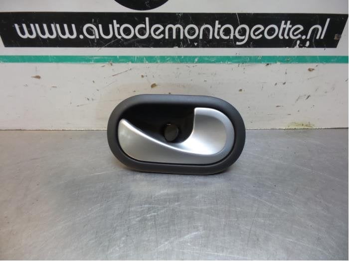 Portiergreep 4Deurs rechts-achter van een Renault Clio (Clio, Gebruikt, -, Renault, -