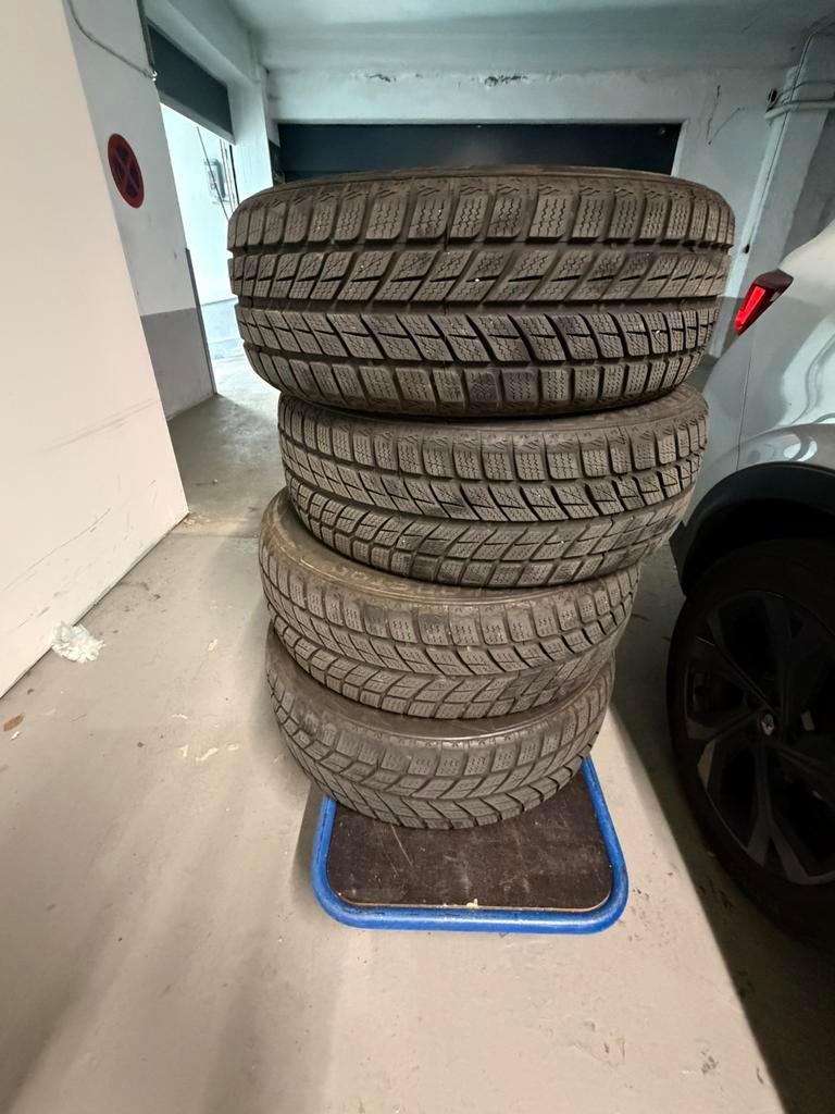 Set van 4 winterbanden (215/55 R18), Ophalen