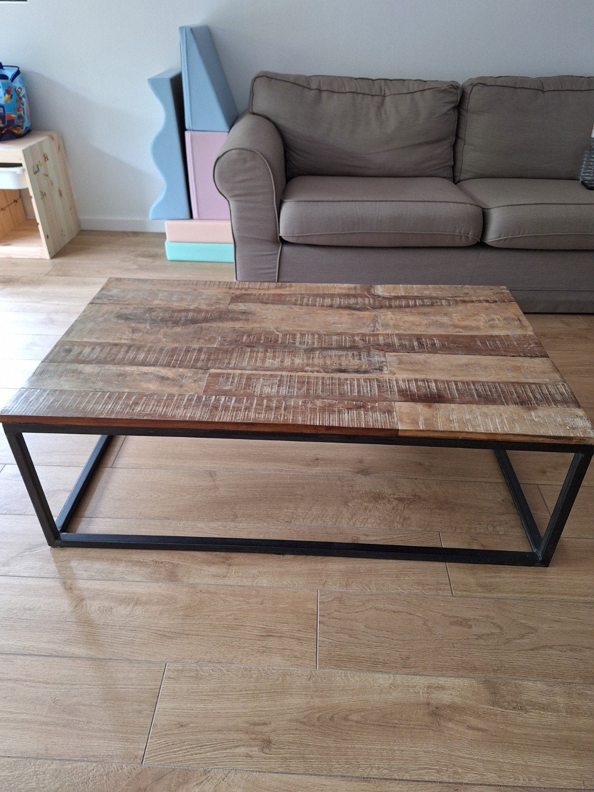 salontafel hout en staal, Ophalen, 100 tot 150 cm, 50 tot 100 cm, Zo goed als nieuw
